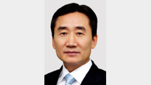 노사정위 상임위원 신영철씨