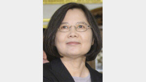 취임 앞둔 차이잉원 보란듯… 中, 대규모 상륙훈련 ‘무력 시위’