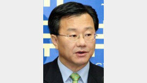 국민의당 “정운호 게이트, 홍만표 게이트 됐다”…홍만표, 검찰 출석