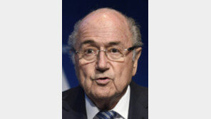 블라터 “유럽 축구대회서 조 추첨 조작”