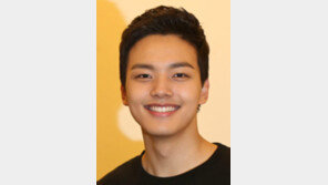 여진구, 미혼모 지원 위해 기타 기부 ‘훈훈’…일본팬 낙찰