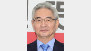 與 윤리위원장에 이진곤 교수 2주새 같은 자리 3명째 선임