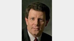 NYT 칼럼니스트 “트럼프, 시진핑의 ‘Xi’를 ‘she’로 알아 들을것”