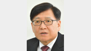 정진엽 보건복지부 장관 “슈퍼 박테리아 감시체계 국제수준으로 높일 것”