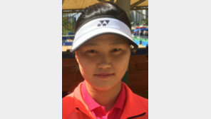 19세 문혜경, 화려한 성인무대 신고식