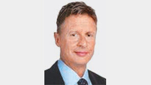 시카고트리뷴 “클린턴도 트럼프도 싫다”