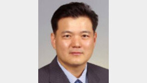 이정훈 초대 북한인권 국제협력 대사에 임명장