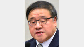 안종범 오늘 피의자 소환…변호인, 강제 모금 의혹에 “노코멘트”