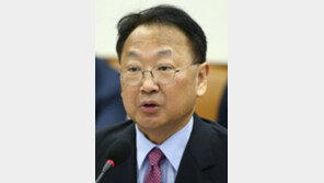 10개월만에 강판당한 ‘경제 구원투수’