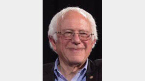 샌더스 “국민에겐 삶의 문제가 중요한데 주류 언론은 e메일만 떠들어대”