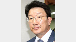 권성동 “특검 반대 않는다…최소한의 검토를 위한 문제제기”