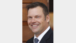 美 국토안보부 장관에 反이민 강경론자 유력