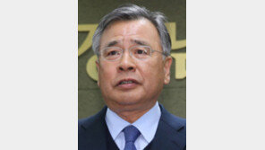 특검에 박영수… 靑 “대통령 직접조사 응할 것”