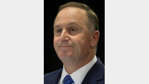 “가족과 함께 지내기 위해” 뉴질랜드 총리 ‘깜짝 사임’