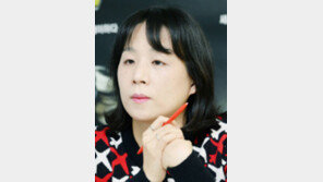 “V20 소비자 노는 場 만들어 마케팅 잘한다 소리 들을 것”