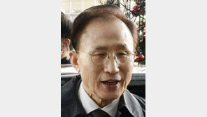 이명박 전 대통령 새누리당 탈당에 더불어민주당 “이명박근혜 동시 탄핵”