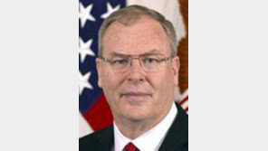 트럼프, 北도발 우려해 “국방 副장관 유임”