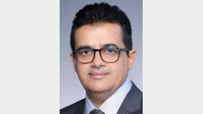 알 감디 에쓰오일 CEO 떡국 봉사