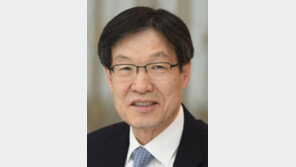 ‘권오준號 2기’ 철강 공급과잉-美보호무역 파고 넘어야