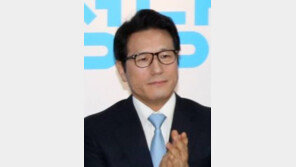 정병국 “박근혜, 인터넷TV 정규재와 인터뷰…민망할 정도로 자기중심적”