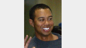 자가용 비행기 타고 공항 온 타이거 우즈, 트럼프 反이민 행정명령 때문에 발 묶일 뻔?