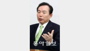 이인재 “박근혜 대통령 자진탈당 건의? 참 비겁한 행동…쫓아내고 사진 걸어”