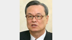 인명진 “배지 돌려주는 것으로 자유한국당 새출발…국민이 돌려드리는 것”