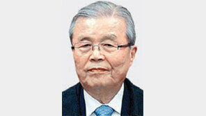 ‘전담기자 카톡방’ 연 김종인… 사실상 대선행보