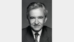 佛 루이뷔통 아르노 회장, 디오르 지분 100% 인수… 33년만에 ‘명품 제왕’ 완성