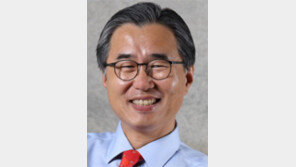 [동아광장/최강]실사구시 대외정책을 기대하며