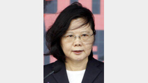 中에 맞서는 차이잉원, ‘하나의 중국’ 원칙 흔들기