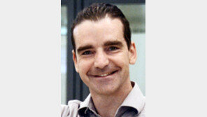 별명 ‘밥데용’ 보프 더용 빙상대표팀 코치 입국