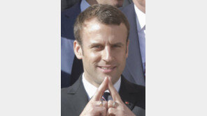 마크롱 “트럼프에 양보 안한다는 의미”