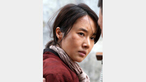 36.5kg 이정현, 5kg 소총들고 열연