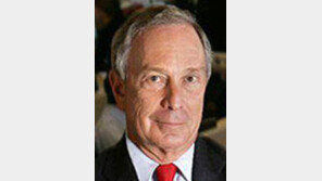 反트럼프 정책에 2260억원 내건 블룸버그