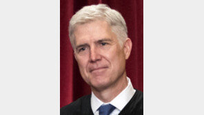 右로 기운 美대법원… 트럼프 ‘反이민’ 탄력 