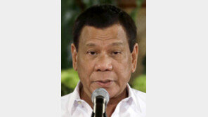 두테르테 ‘마약소탕’ 1년… 값은 싸지고 공포만 커져