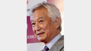 영화 공로상 받은 신성일 “내 몸속 암세포 떨쳐낼것”