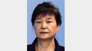 박근혜 전 대통령, 이틀째 재판 불출석…“발가락 부상 악화돼”