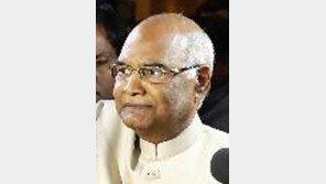 인도 새 대통령에 불가촉천민 출신