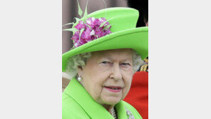 “엘리자베스 英여왕은 다크 초콜릿 중독자”