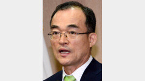 문무일의 셀프개혁 카드