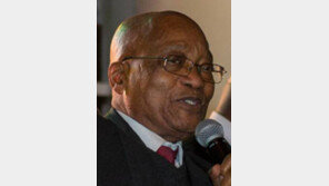 주마 8번째 퇴진위기 넘겼지만… 정치기반 흔들