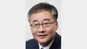 정찬우 거래소 이사장 사의 표명 “친박 금융기관장 물갈이 신호탄”