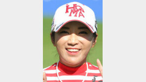 이보미 홀인원 ‘함박웃음’…하이원리조트 여자오픈 2R 2위