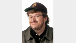 영화감독 무어 “선거인단제 안 고치면 트럼프 재선 성공할것”