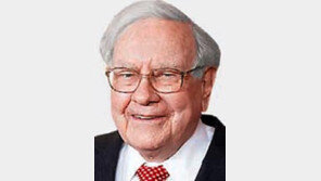 버핏 “트럼프 비난하는 게 내 임무 아니다”