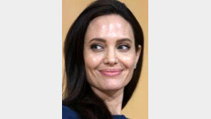 졸리, 이혼 1년만에 스크린 복귀… 판타지 ‘말레피센트’ 속편 나올듯