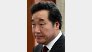 취임 100일 이낙연 총리 “겸손한 내각 될것”