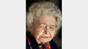 ‘아프간의 대모’ 美역사학자 듀프리 여사 별세